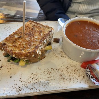 First Watch - 1/2 soup 1/2 sandwich - Breakfast & Brunch Near Me - Livonia, Michigan