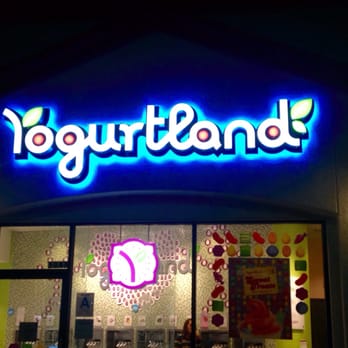 Yogurtland - Front entrance - Ice Cream & Frozen Yogurt Near Me - Eagle Rock, California