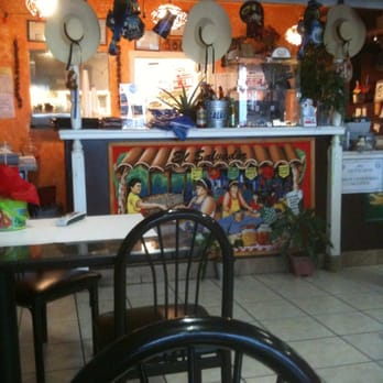 Pupusas y Antojitos Julia - Salvadoran Near Me - Houston, Texas