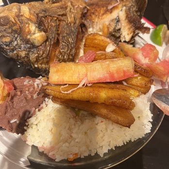 Restaurante Honduras La Pasadita - Fried Whole Tilapia - Latin American Near Me - Irving, Texas