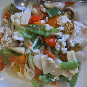 China Bistro - House Pan Fried Noodles with chicken, shrimp, and vegetables - Thai Near Me - Boulder City, Nevada