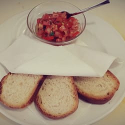 Pizza al Volo - Bruschetta con pane fatto dalla pizzaiola... Buonissimo