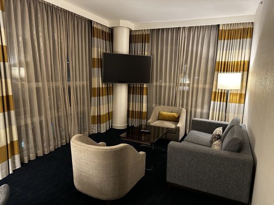 Sheraton Vancouver Wall Centre by null