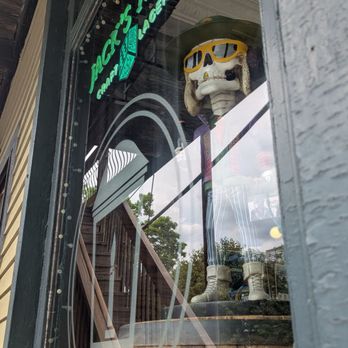Corner Tavern - Pubs Near Me - Naugatuck, Connecticut