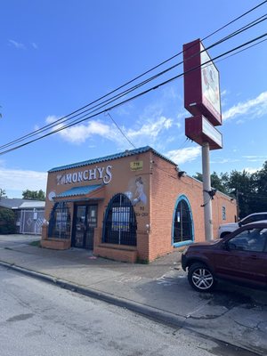 Monchy's by null
