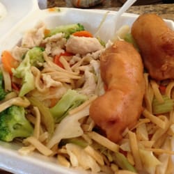 Hot Wok Express - Lo Mein with broccoli and chicken and sweet n sour chicken. Yum!