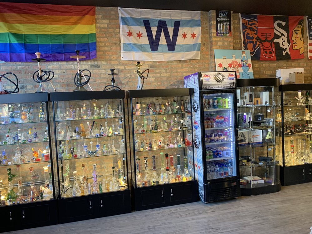 ELEVATED SMOKE HUB Updated October 2024 3704 N Halsted St, Chicago