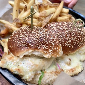 Juno - Pollo a la parilla sandwich - Mexican Near Me - Philadelphia, Pennsylvania Juno - Pollo a la parilla sandwich - Mexican Near Me - Philadelphia, Pennsylvania