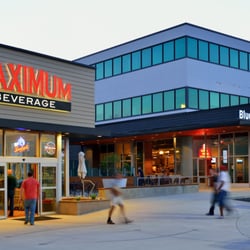 Bishops Corner - Customers shopping Maximum Beverage