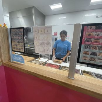 Duck Donuts - Donuts being readied. - Donuts Near Me - Royal Palm Beach, Florida Duck Donuts - Donuts being readied. - Donuts Near Me - Royal Palm Beach, Florida