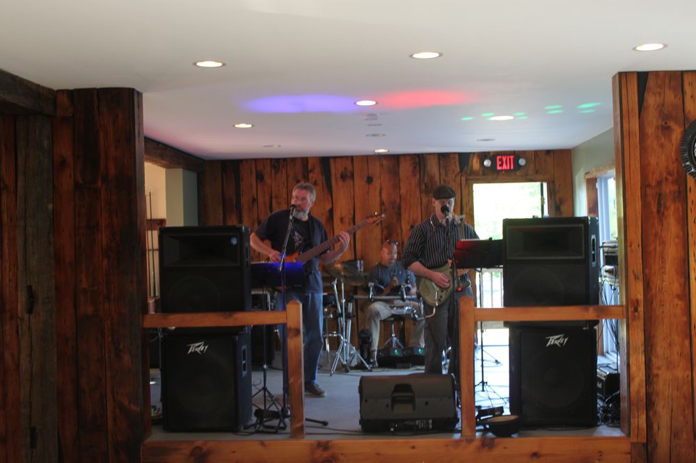 BUSTI’S TAP HOUSE Updated September 2024 13 Photos & 12 Reviews