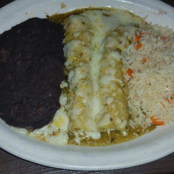 Casa Garcia's - Kyle - Chicken enchiladas with white sauce and beans. - Mexican Near Me - Kyle, Texas Casa Garcia's - Kyle - Chicken enchiladas with white sauce and beans. - Mexican Near Me - Kyle, Texas