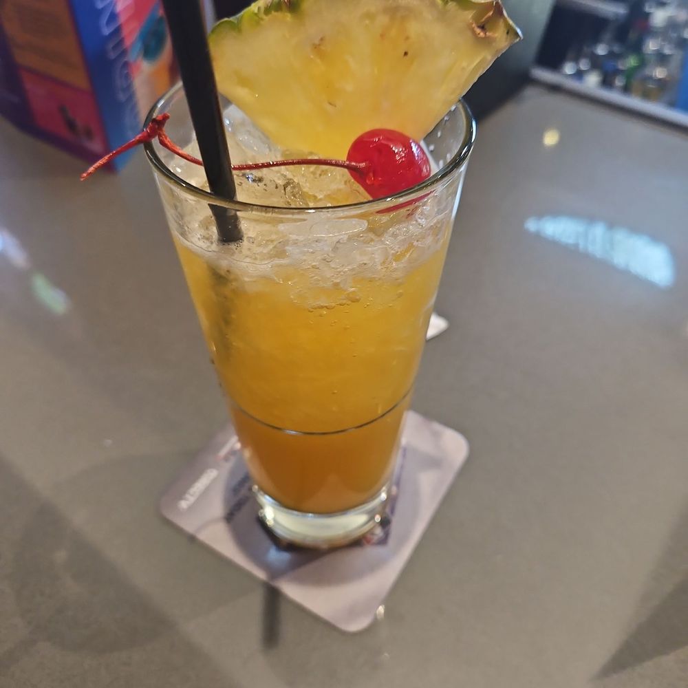 Non-alcoholic peach belini Non-alcoholic peach belini