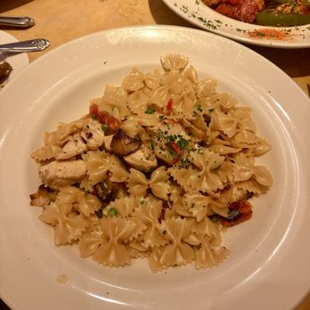 The Cheesecake Factory - Farfalle with Chicken and Roasted Garlic - Desserts Near Me - Thousand Oaks, California The Cheesecake Factory - Farfalle with Chicken and Roasted Garlic - Desserts Near Me - Thousand Oaks, California