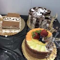 Le Roi Pastry Shop - Tirmasu - mouth watering fruit cake (most popular) and the white/dark chocolate mouse.