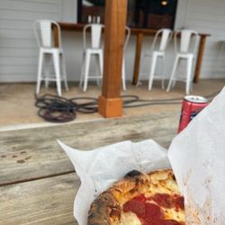 Positano's Pizza - Supposed Margherita pizza