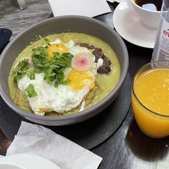 Manzo - Chilaquiles - Breakfast & Brunch Near Me - Ciudad de Mexico, DIF