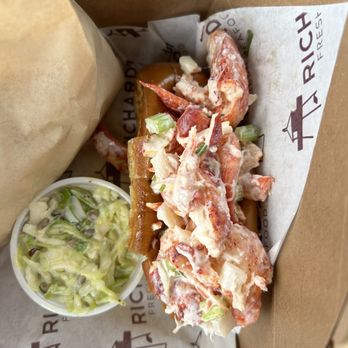 Richard's Fresh Seafood - Lobster roll, fries and slaw - Seafood Near Me - Covehead, Prince Edward Island
