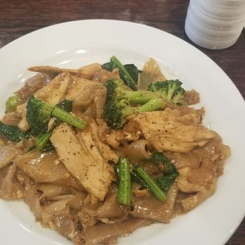 9 Dang Fine Thai - Chicken Pad Se Ew - Thai Near Me - Hillsboro, Oregon 9 Dang Fine Thai - Chicken Pad Se Ew - Thai Near Me - Hillsboro, Oregon