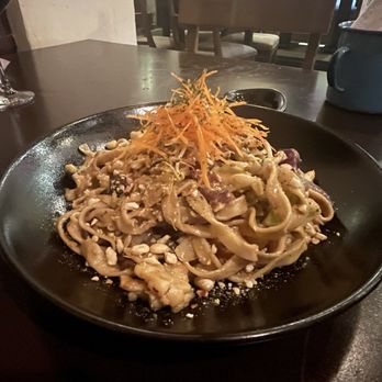 Babes - Pollo con cacahuates - Asian Fusion Near Me - Merida, YUC