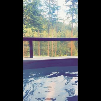 Carson Hotspring Golf and Spa Resort - King room with hot tub on balcony - Day Spas Near Me - Carson, Washington Carson Hotspring Golf and Spa Resort - King room with hot tub on balcony - Day Spas Near Me - Carson, Washington