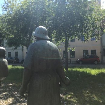 Albert-Schweitzer-Denkmal - Albert-Schweitzer-Denkmal sight Weimar Deutschland Germany - Public Art Near Me - Weimar, TH