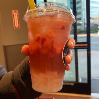 Jardin Tea - Caffeine-free Strawberry rose tea drink w lychee - Coffee & Tea Near Me - Seattle, Washington