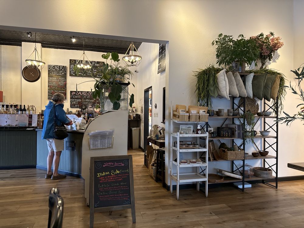 Fusion Bistro Cafe Market Logo