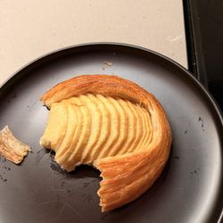 Le Saint Honore - Apple Pastry