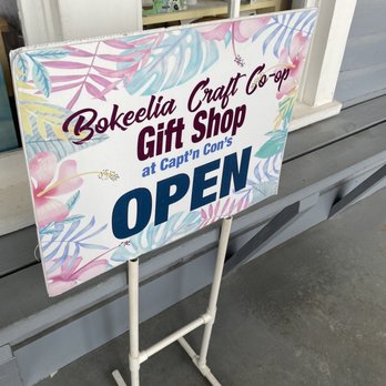Capt'n Con's Fish House - Such a great gift shop with lots of hand made gifts and the maker is right inside to help! - Seafood Near Me - Bokeelia, Florida