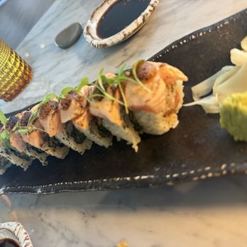 Wren - Torched salmon and spicy tuna roll - Cocktail Bars Near Me - Tysons, Virginia