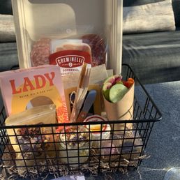 Picnic basket Picnic basket