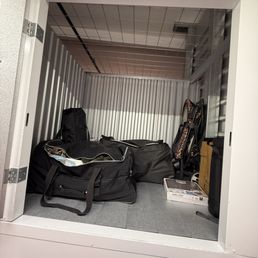 Great for when you're in between housing and don't want to check luggage flying around. Great for when you're in between housing and don't want to check luggage flying around.