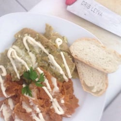 Té de Querer - Desayuno de Chilaquiles Verdes, Té de Querer