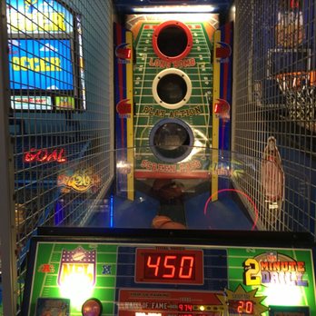 Chuck E. Cheese - a basketball arcade machine - Pizza Near Me - Patchogue, New York Chuck E. Cheese - a basketball arcade machine - Pizza Near Me - Patchogue, New York