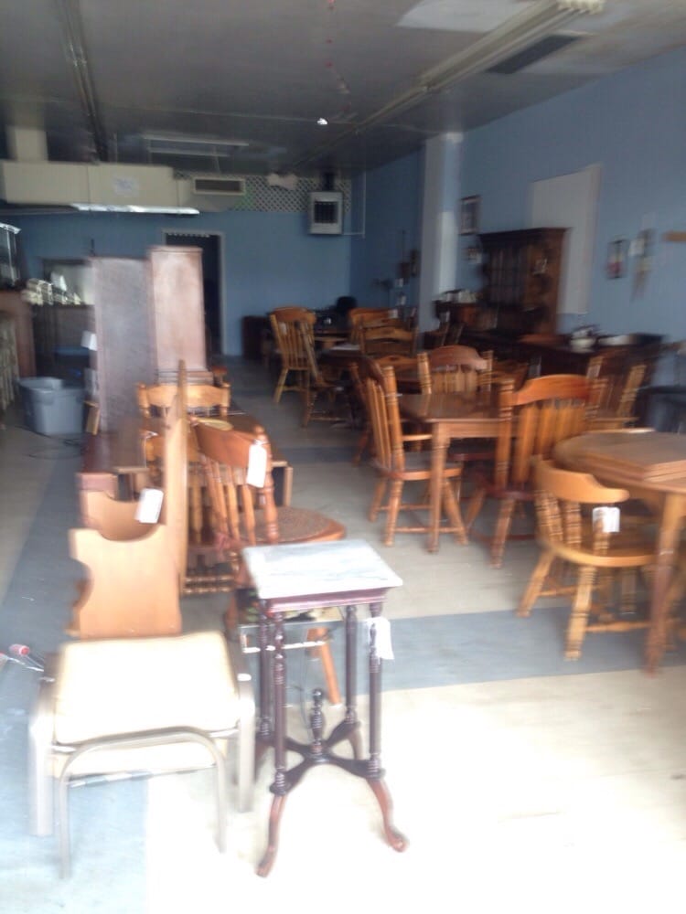 BBH FURNITURE & ANTIQUES 4921 Kutztown Rd, Temple, Pennsylvania