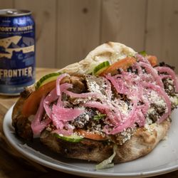 The Rail - Boiler Blast sorriso and Frontier Alaska Blueberry Cream Soda.