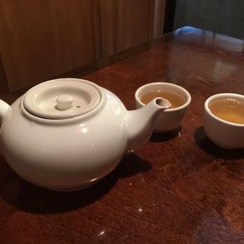 Sunny Dragon Restaurant - complimentary tea - Korean Near Me - Thornhill, Ontario
