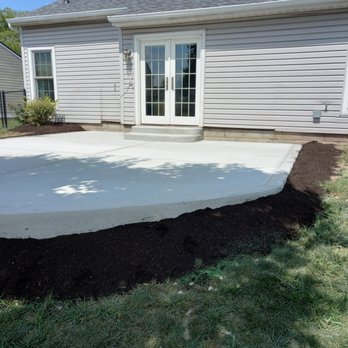 Silvers Concrete and Paving - New Patio 20X20...Curved Or Rounded Front...Two Wedding Cake Steps - Masonry/Concrete Near Me - Indianapolis, Indiana