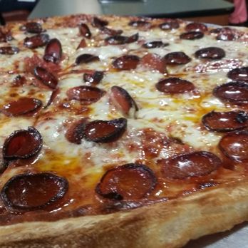 Bella Pizza - Close up of the BEST pizza in WNY - Pizza Near Me - Buffalo, New York