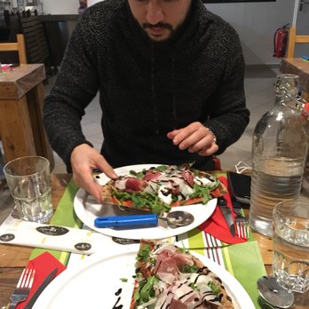 La Boca - "Maestro" - tomato sauce cooked on dough topped with Buffala mozzarella, roquette, parm, sun-dried tomatoes, balsamic drizzle, cured pork... - Pizza Near Me - Drumettaz-Clarafond, 73
