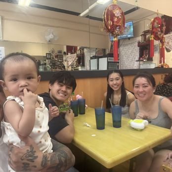 Anh Hong - My family been coming here over 10 years - Vietnamese Near Me - Honolulu, Hawaii Anh Hong - My family been coming here over 10 years - Vietnamese Near Me - Honolulu, Hawaii