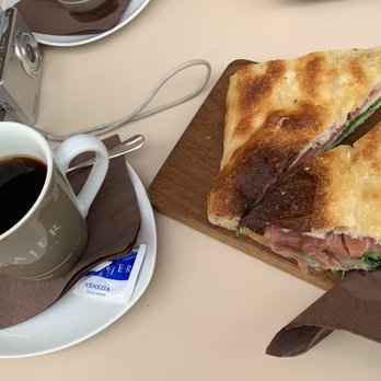 Majer Cafe Bakery - Cafes Near Me - Venezia, VE Majer Cafe Bakery - Cafes Near Me - Venezia, VE