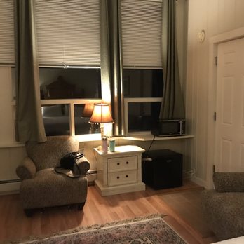 Lovett's Inn - Sitting area cottage #1 - Hotels Near Me - Franconia, New Hampshire Lovett's Inn - Sitting area cottage #1 - Hotels Near Me - Franconia, New Hampshire