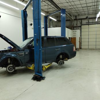 Pinon Auto & 4 x 4 - Open Bays - Auto Repair Near Me - Broomfield, Colorado Pinon Auto & 4 x 4 - Open Bays - Auto Repair Near Me - Broomfield, Colorado