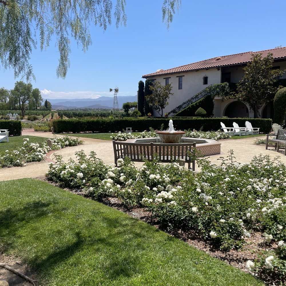 Ponte Vineyard Inn - Outdoor fountain and landscape - Hotels Near Me - Temecula, California Ponte Vineyard Inn - Outdoor fountain and landscape - Hotels Near Me - Temecula, California