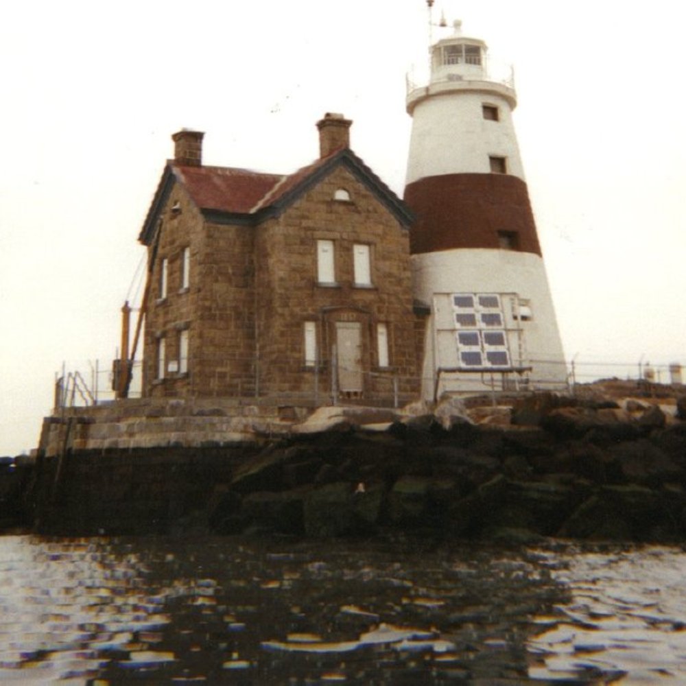 Execution Rocks Lighthouse - Rafting/Kayaking Near Me - Sands Point, New York Execution Rocks Lighthouse - Rafting/Kayaking Near Me - Sands Point, New York