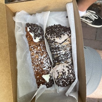 Mike's Pastry - Bakeries Near Me - Boston, Massachusetts