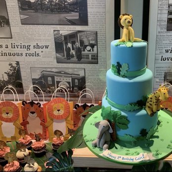 Oakleaf Cakes - Bakeries Near Me - Boston, Massachusetts