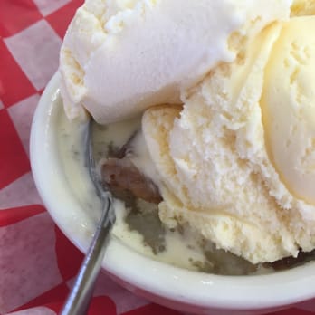 Hodies Bar B Q - Peach cobbler, not much peach - Barbeque Near Me - Dalhart, Texas Hodies Bar B Q - Peach cobbler, not much peach - Barbeque Near Me - Dalhart, Texas